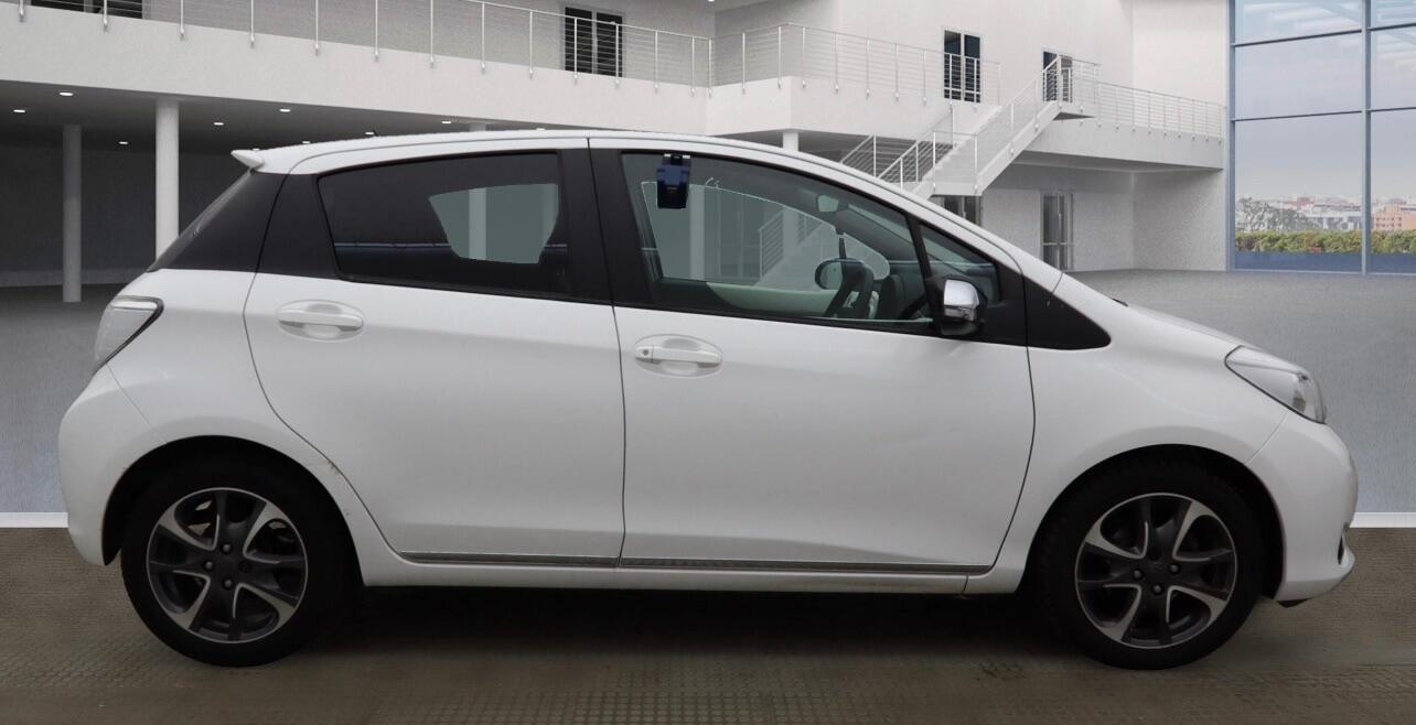 Used Toyota Yaris 2013 for sale - 76850239: Photo 4