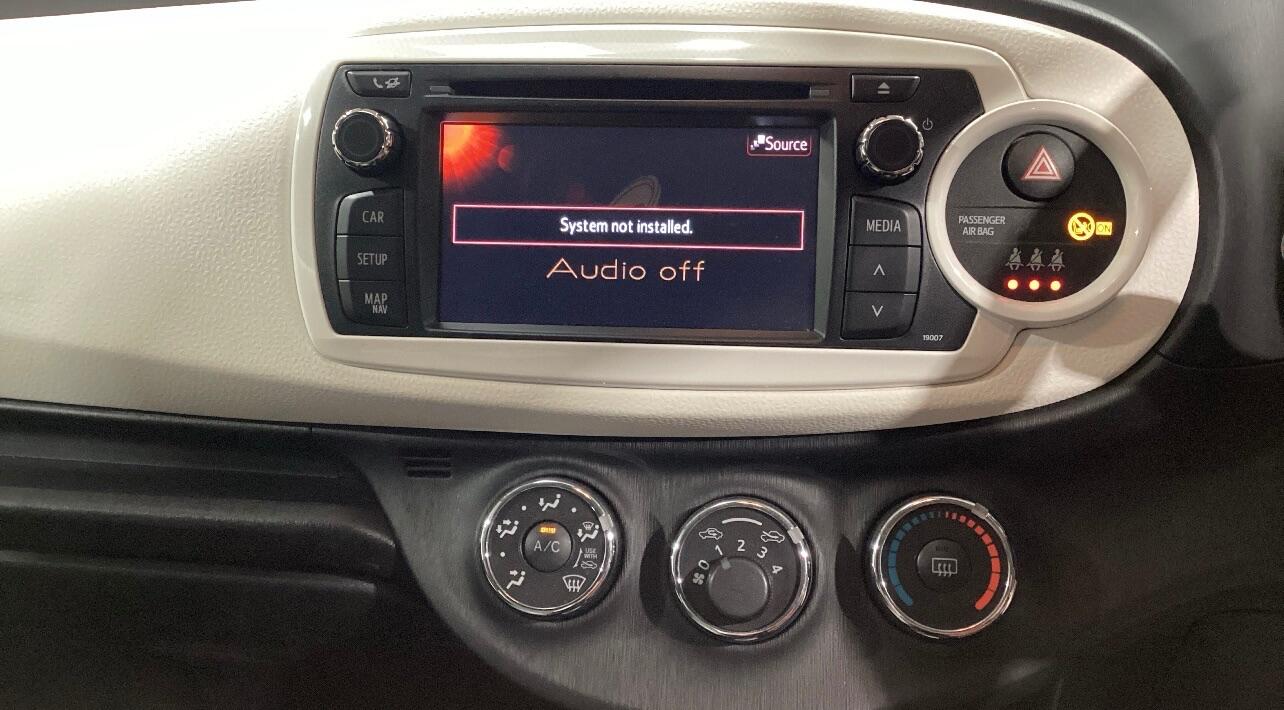 Used Toyota Yaris 2013 for sale - 76850239: Photo 6