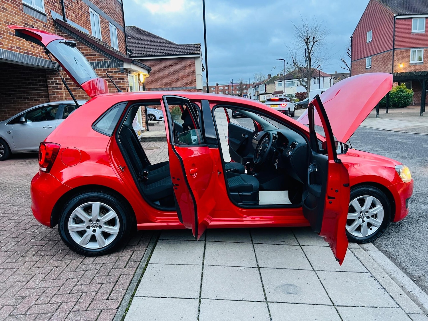 Used Volkswagen Polo 2010 for sale - 76486819: Photo 25