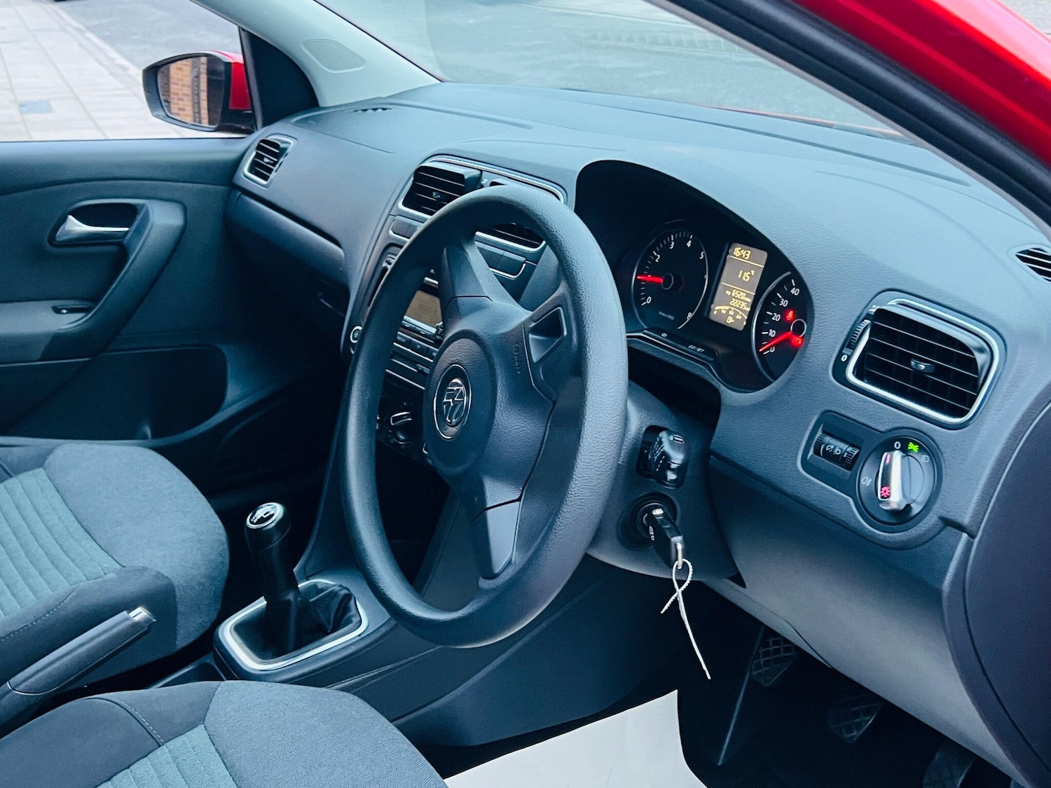 Used Volkswagen Polo 2010 for sale - 76486819: Photo 34