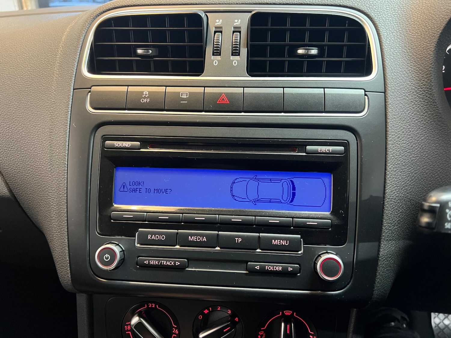 Used Volkswagen Polo 2010 for sale - 76486819: Photo 48