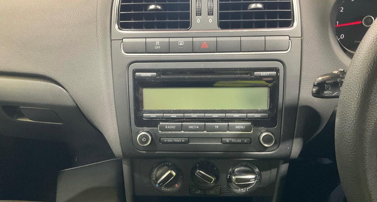 Used Volkswagen Polo 2010 for sale - 76486819: Photo 8