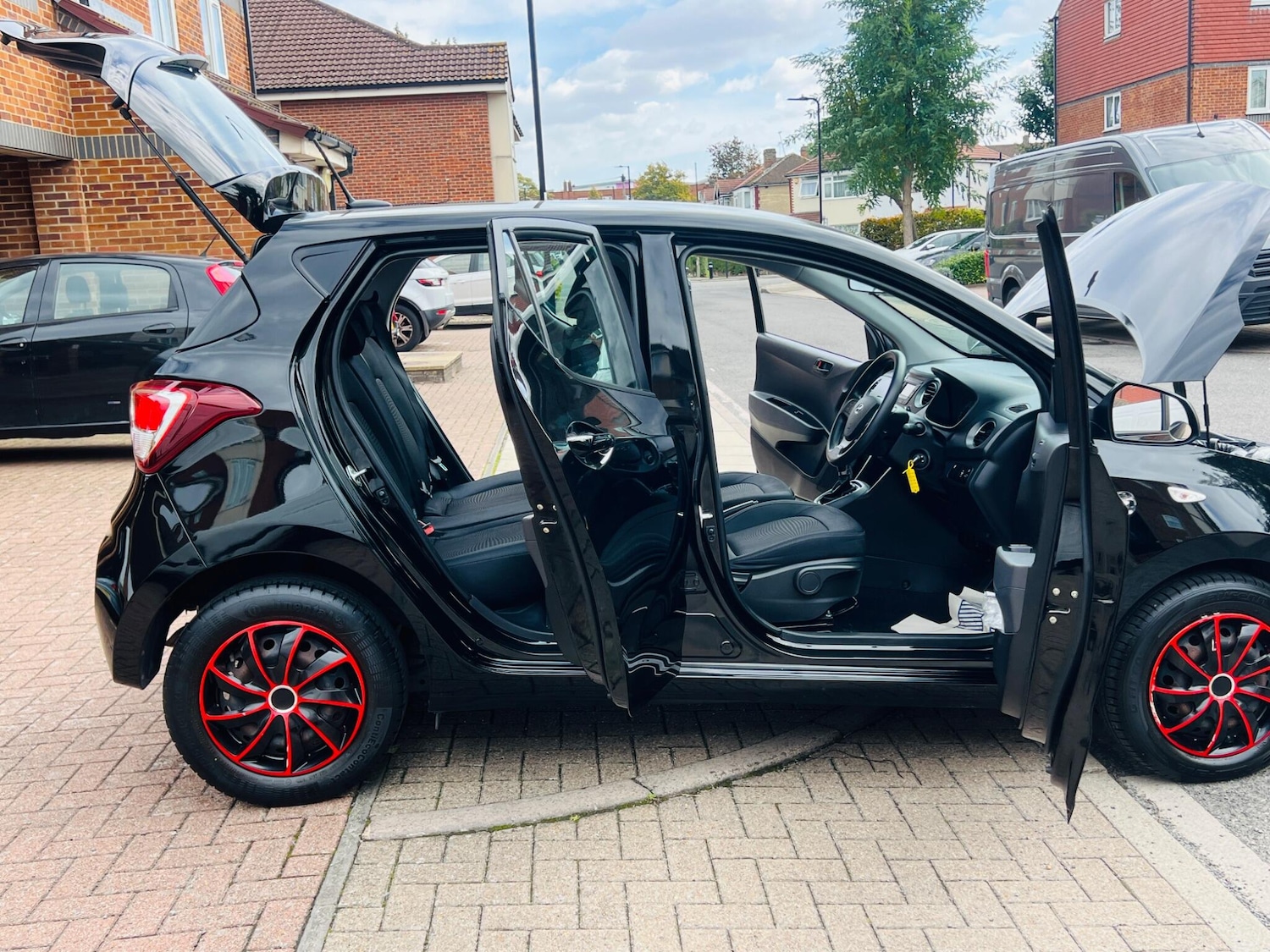 Used Hyundai i10 2018 for sale - 76486844: Photo 22