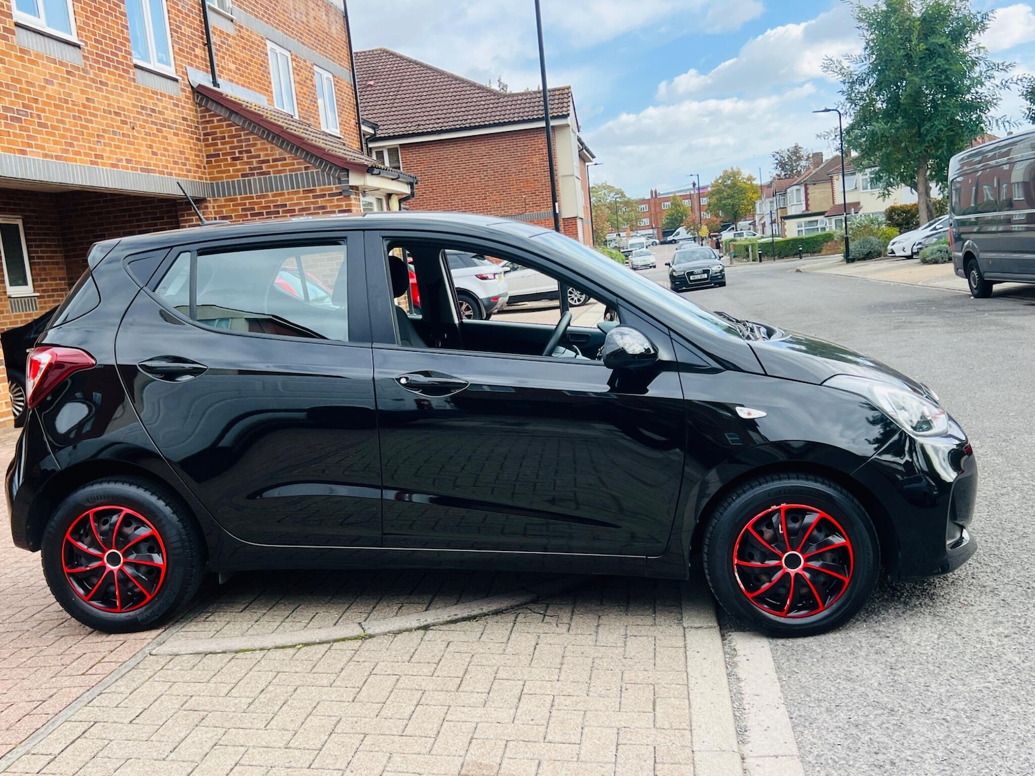 Used Hyundai i10 2018 for sale - 76486844: Photo 23