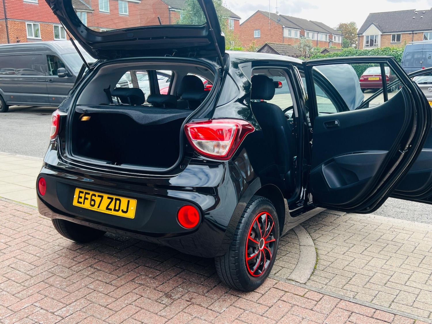 Used Hyundai i10 2018 for sale - 76486844: Photo 27