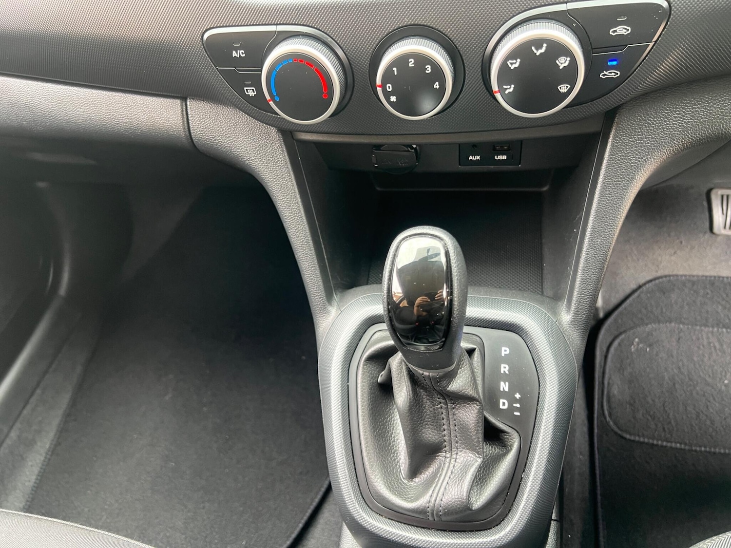 Used Hyundai i10 2018 for sale - 76486844: Photo 29