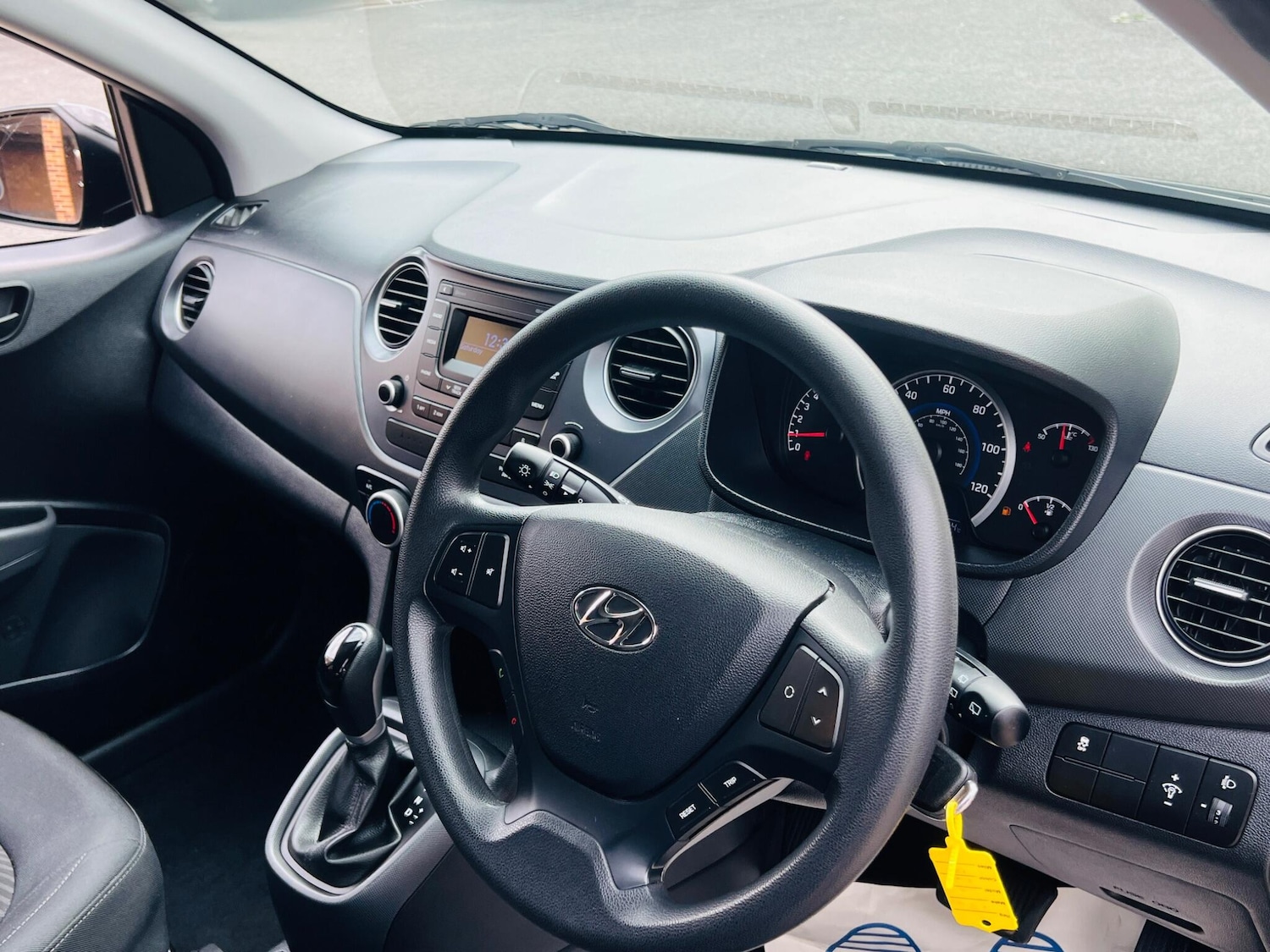 Used Hyundai i10 2018 for sale - 76486844: Photo 30