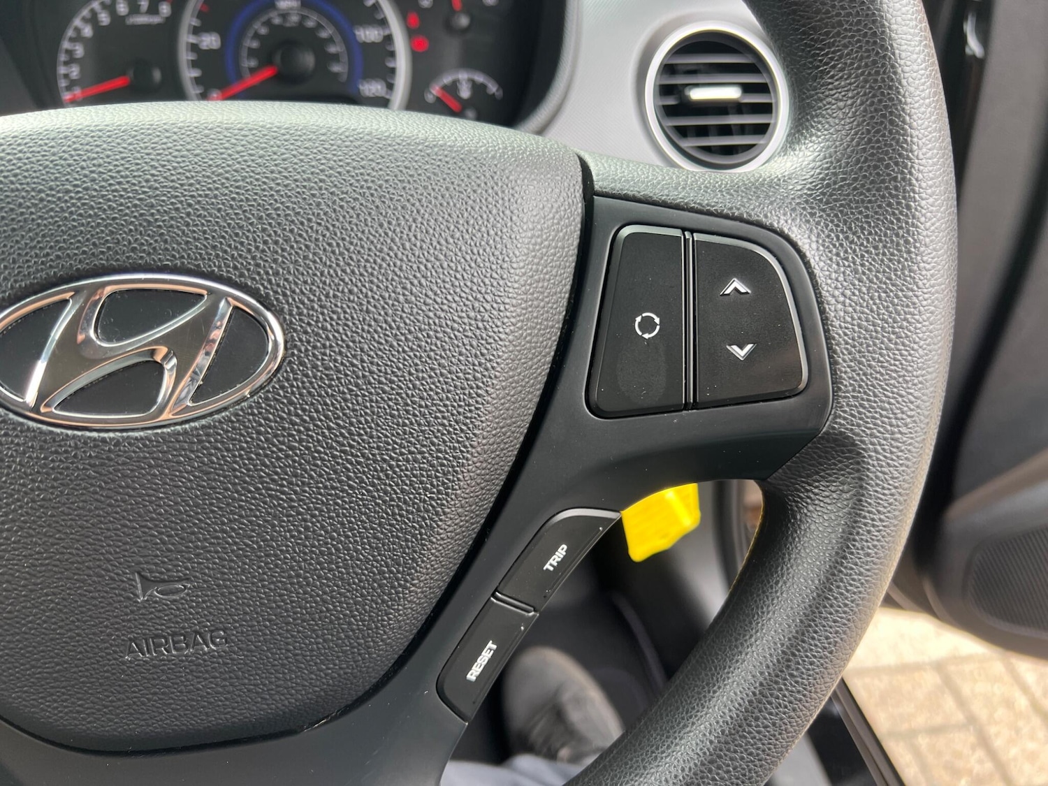 Used Hyundai i10 2018 for sale - 76486844: Photo 39