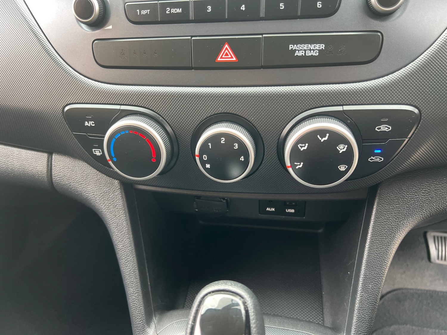 Used Hyundai i10 2018 for sale - 76486844: Photo 50