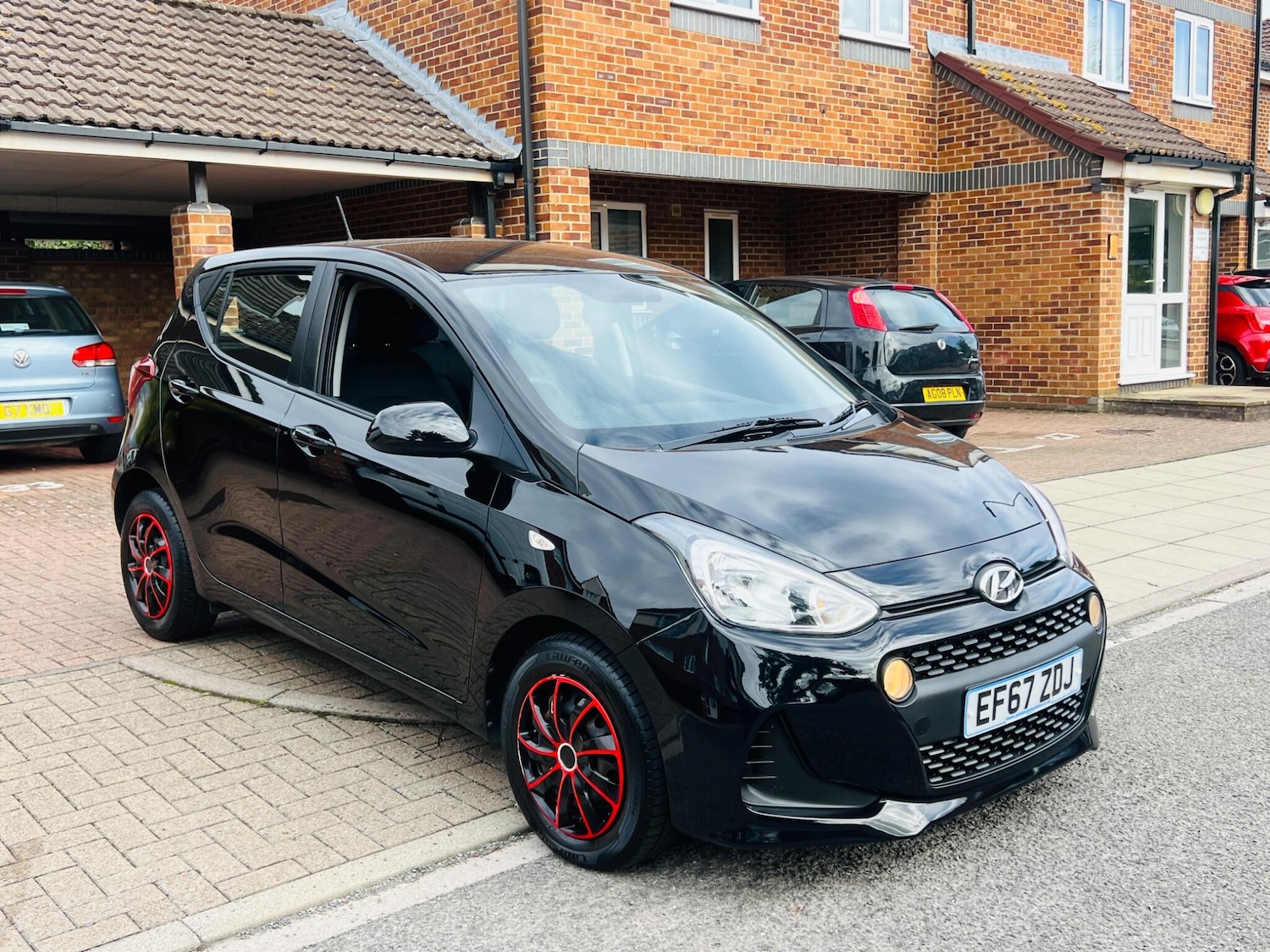 Used Hyundai i10 2018 for sale - 76486844: Photo 8