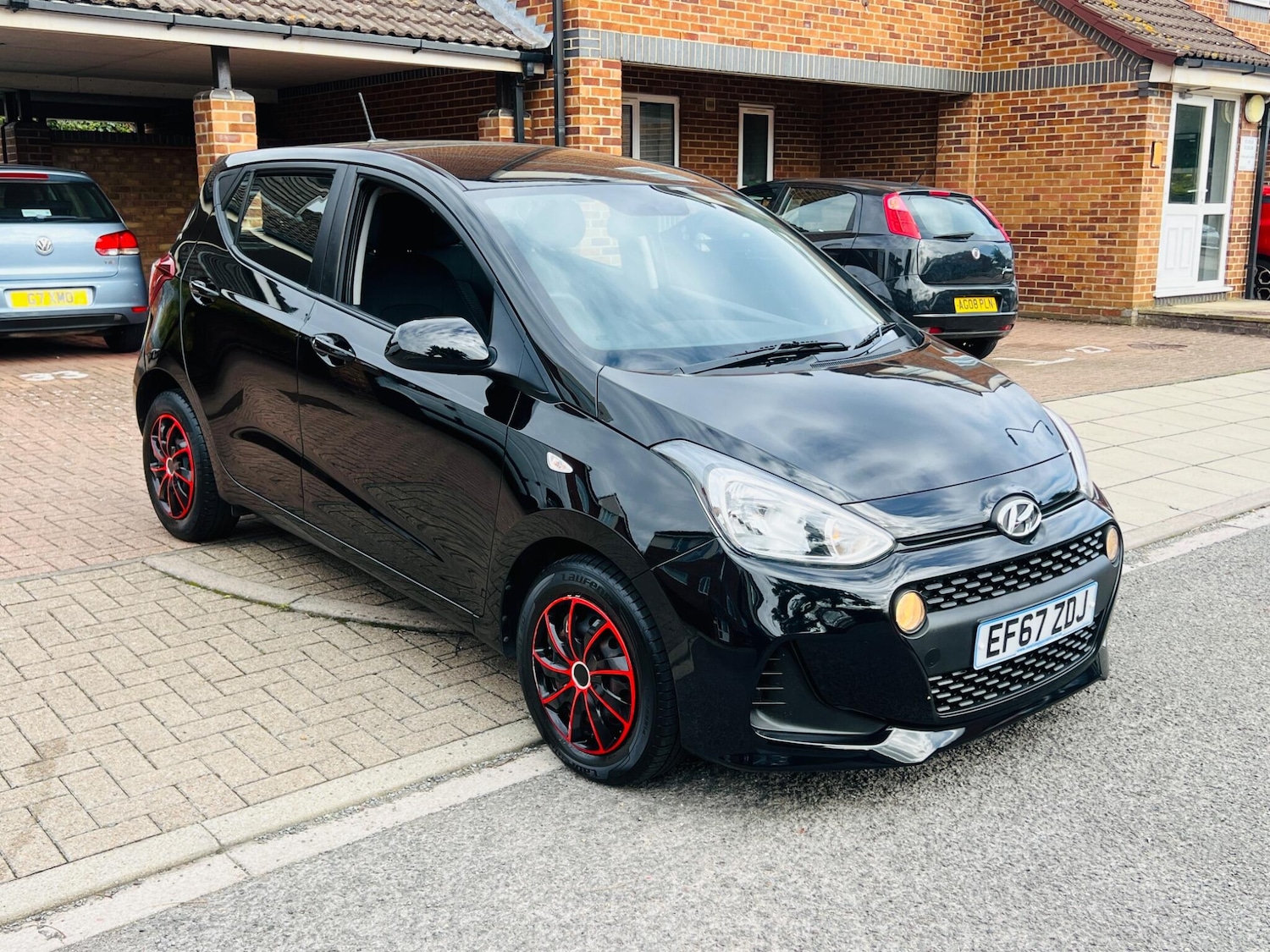 Used Hyundai i10 2018 for sale - 76486844: Photo 9