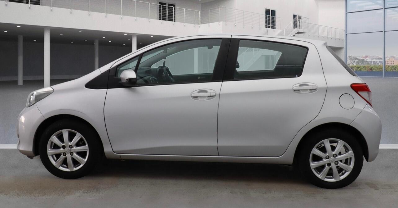 Used Toyota Yaris 2012 for sale - 76702321: Photo 4