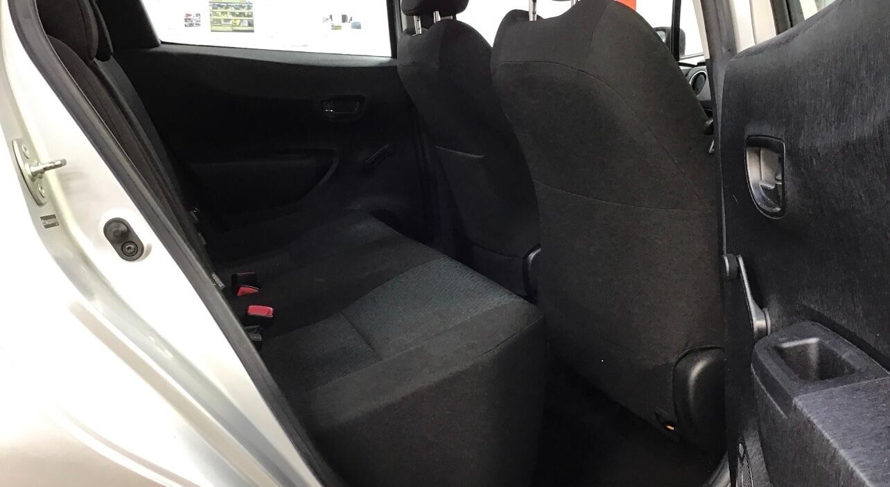 Used Toyota Yaris 2012 for sale - 76702321: Photo 6