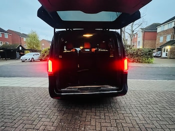 Used Mercedes-Benz V-Class 2018 for sale - 76714633: Photo