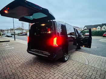 Used Mercedes-Benz V-Class 2018 for sale - 76714633: Photo