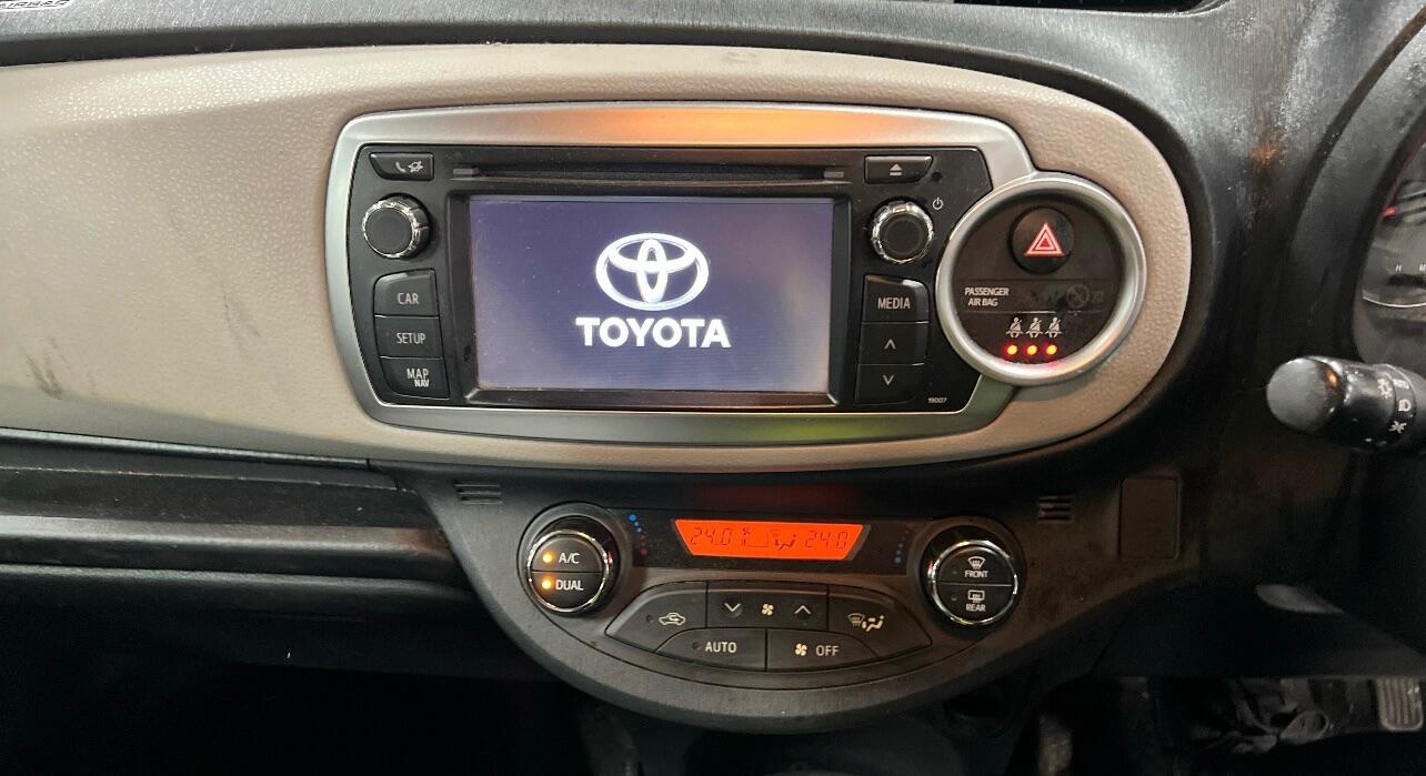 Used Toyota Yaris 2011 for sale - 76486826: Photo 11
