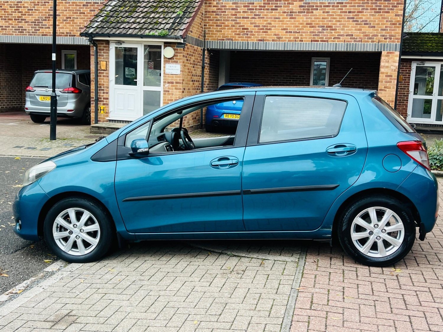 Used Toyota Yaris 2011 for sale - 76486826: Photo 15