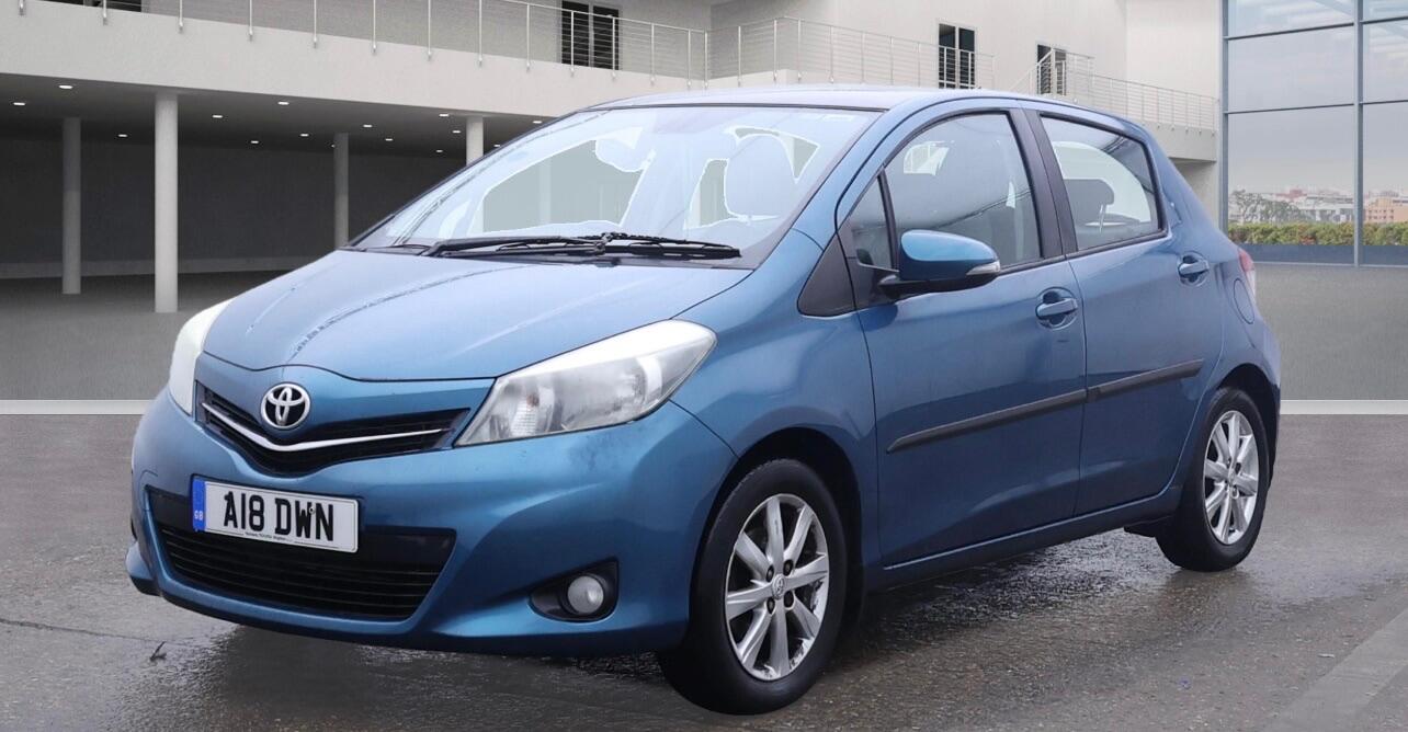 Used Toyota Yaris 2011 for sale - 76486826: Photo 2