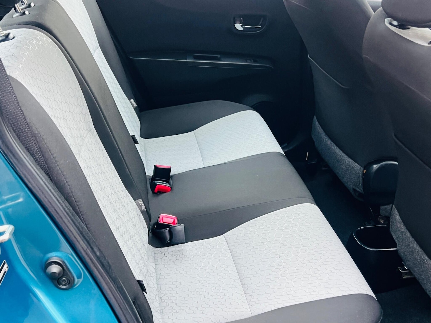 Used Toyota Yaris 2011 for sale - 76486826: Photo 23