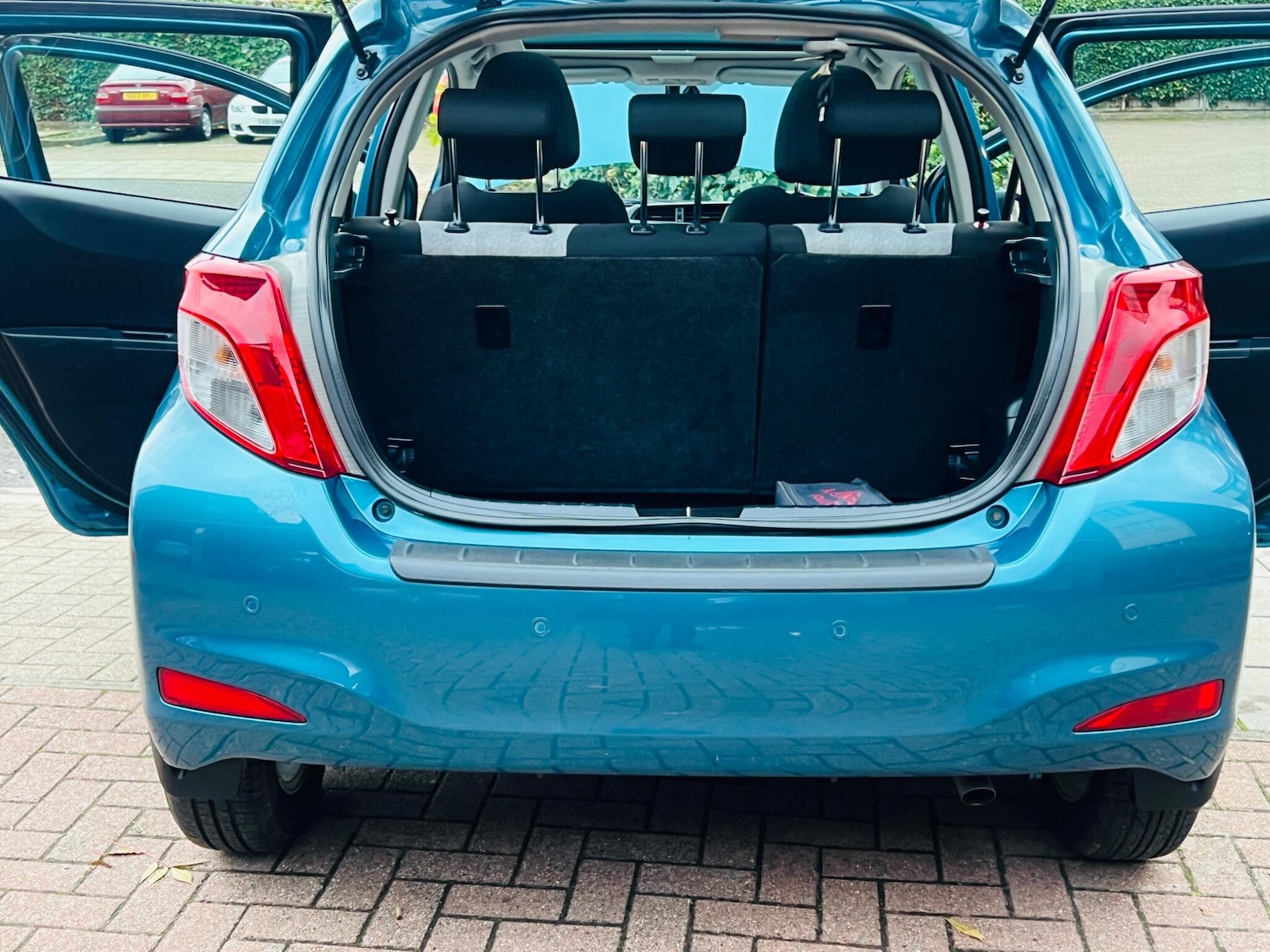 Used Toyota Yaris 2011 for sale - 76486826: Photo 33