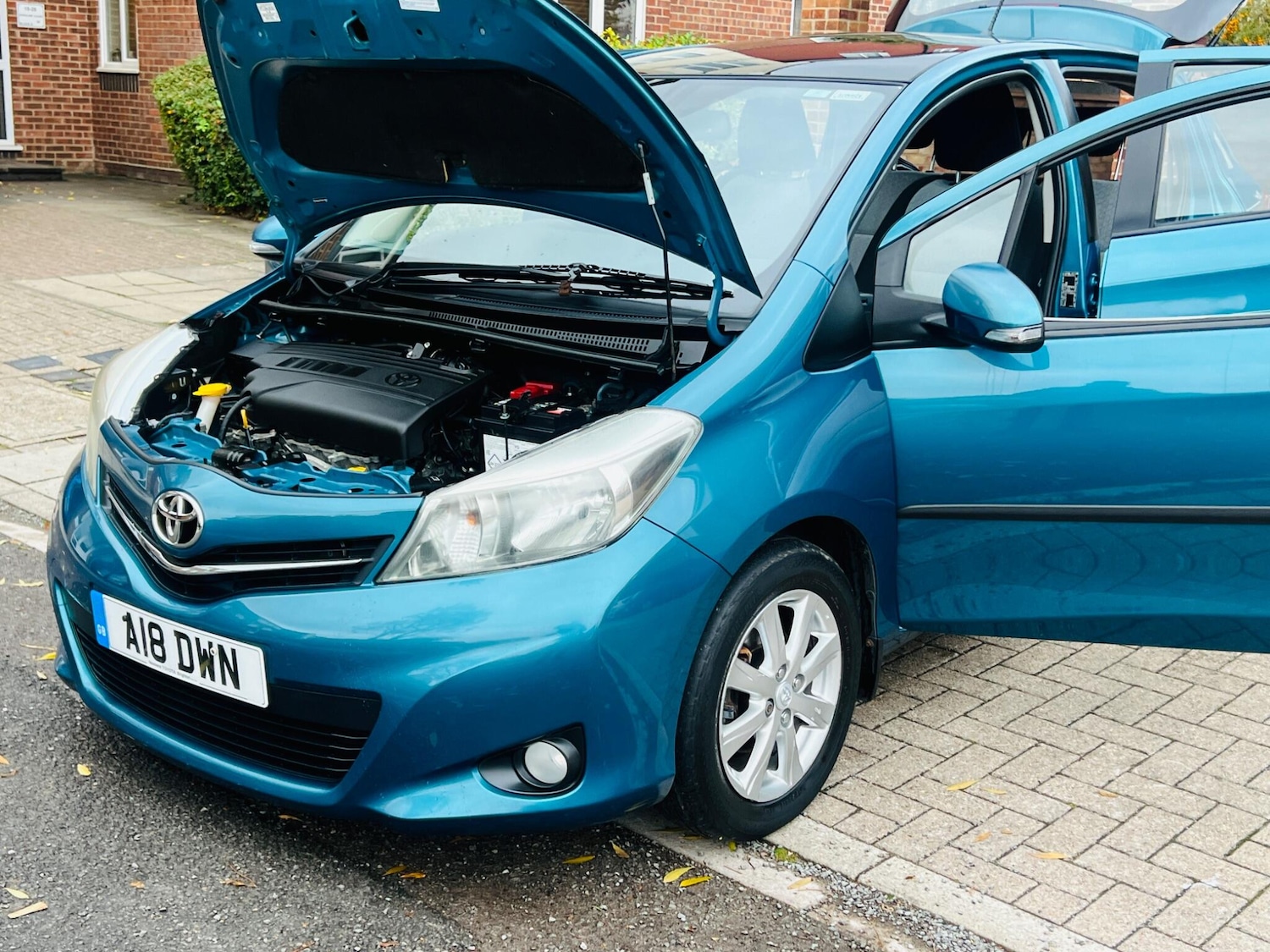 Used Toyota Yaris 2011 for sale - 76486826: Photo 38