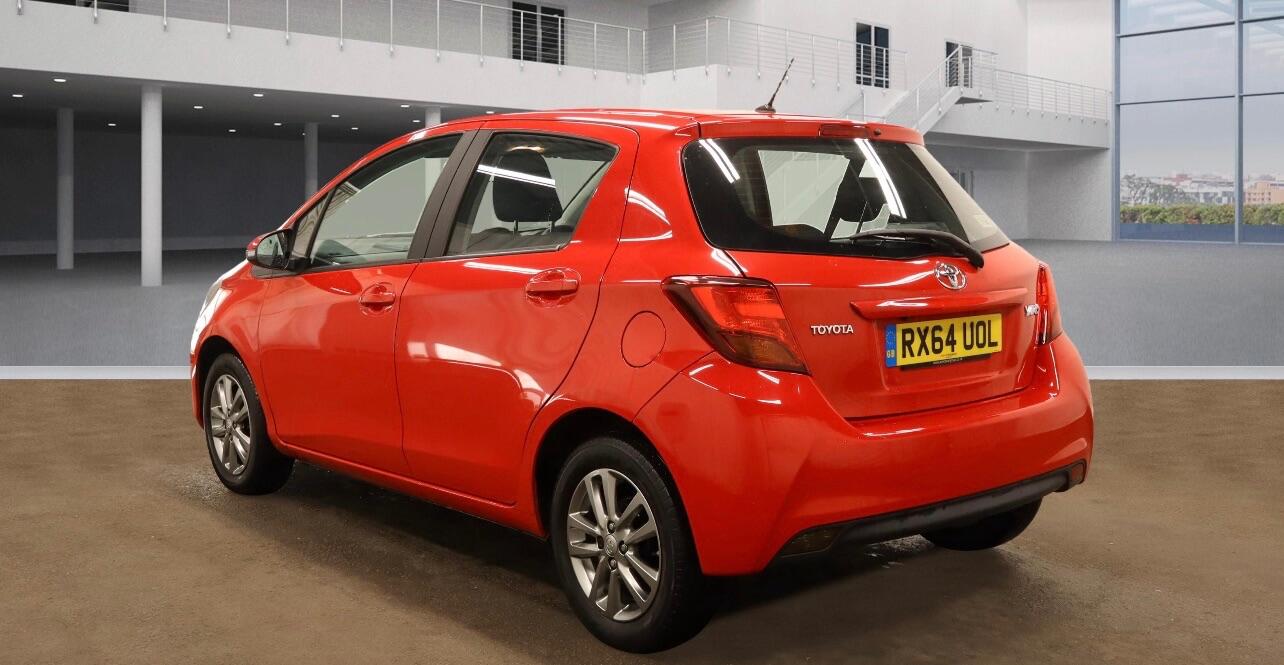 Used Toyota Yaris for sale - 76499789: Photo 3