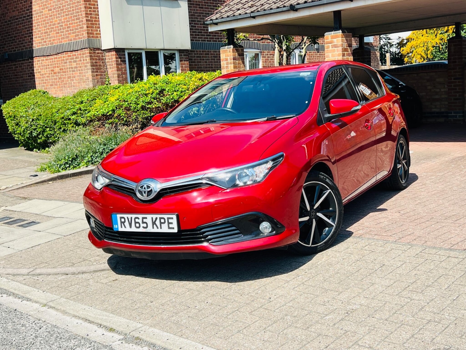 Used Toyota Auris 2015 for sale - 76486827: Photo 2