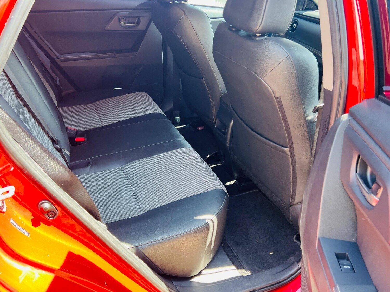 Used Toyota Auris 2015 for sale - 76486827: Photo 28