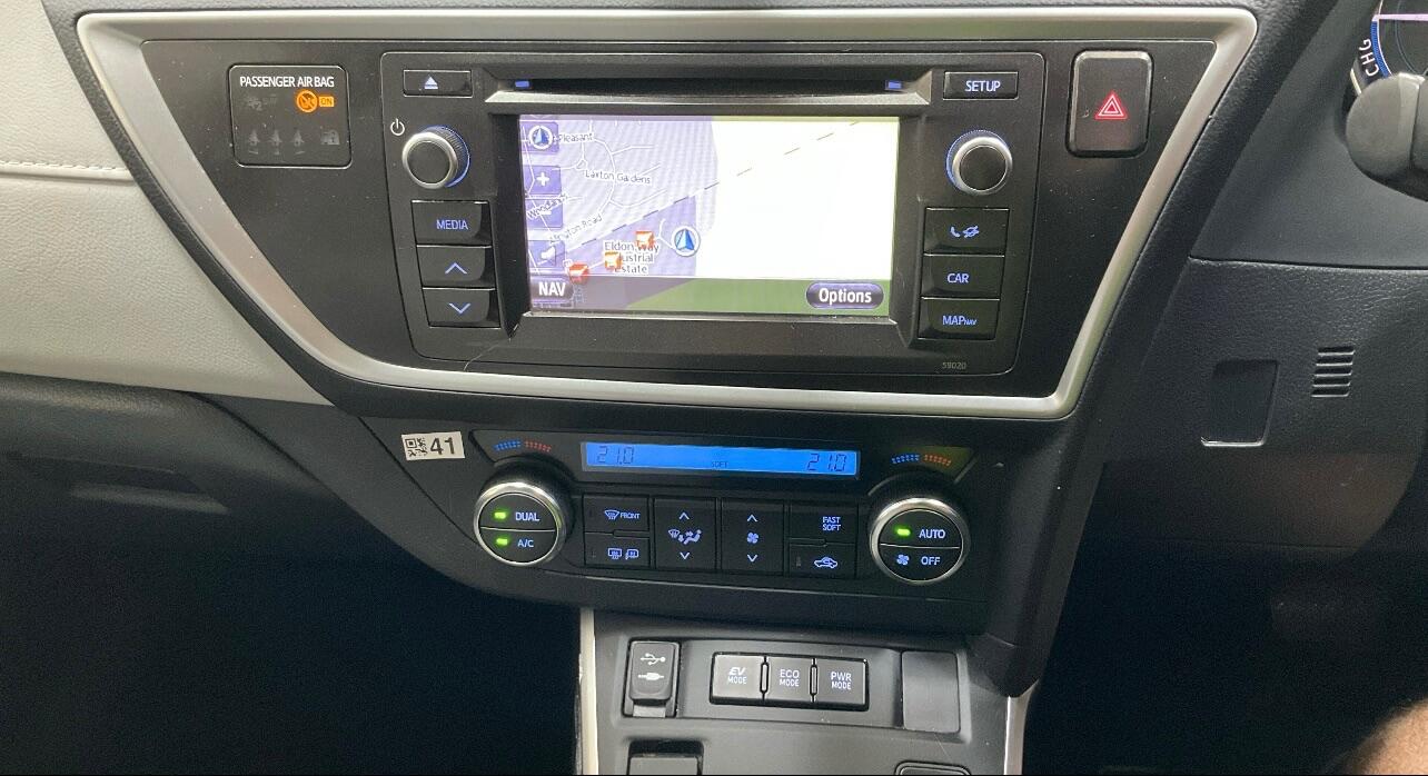 Used Toyota Auris 2013 for sale - 76549856: Photo 11