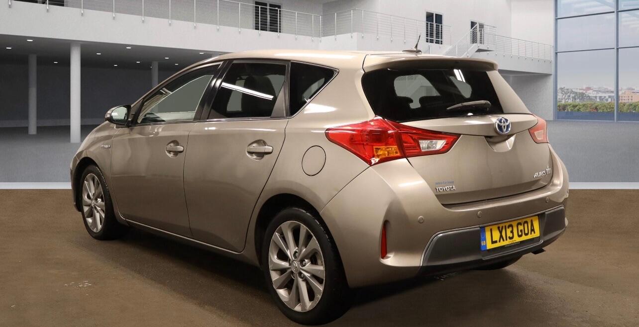 Used Toyota Auris 2013 for sale - 76549856: Photo 3