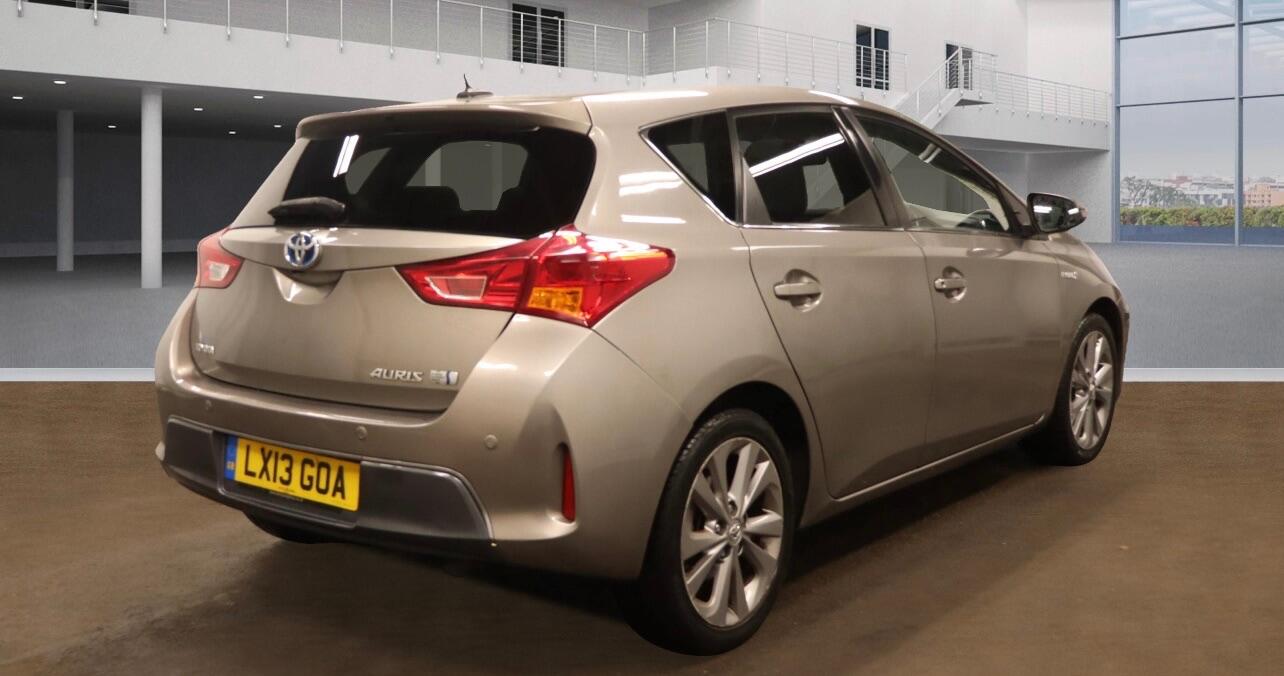 Used Toyota Auris 2013 for sale - 76549856: Photo 4