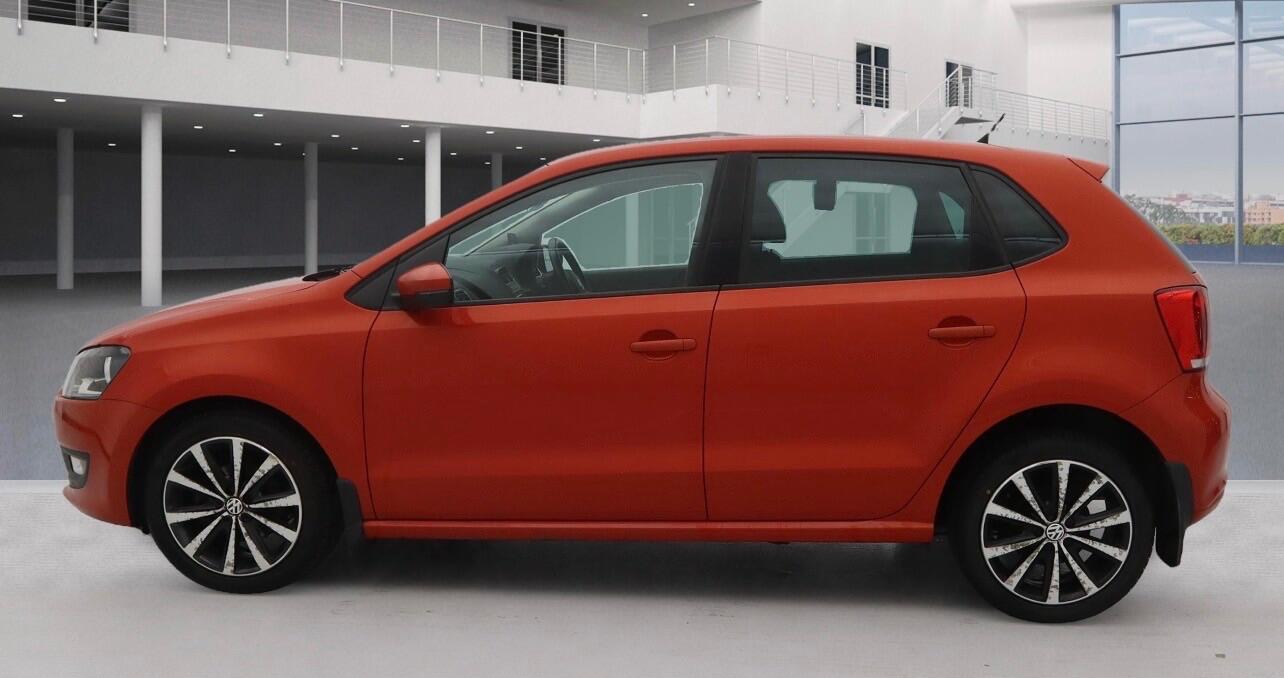 Used Volkswagen Polo 2013 for sale - 77074274: Photo 2