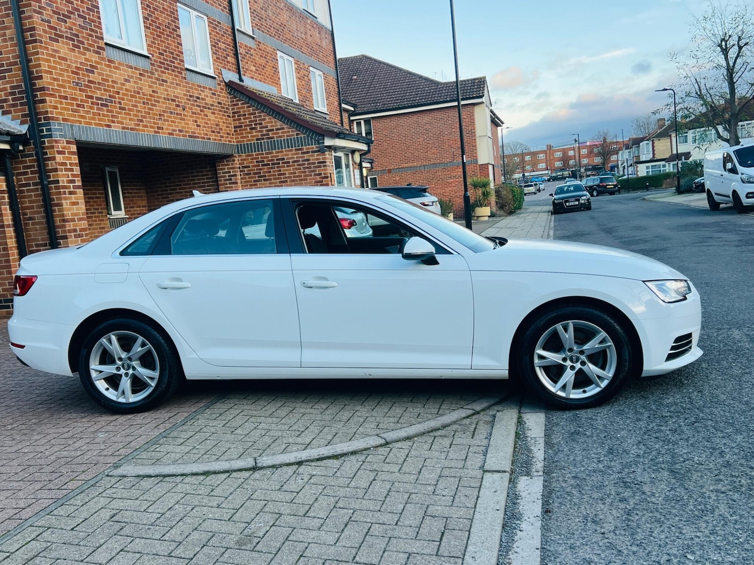 Used Audi A4 2016 for sale - 76990960: Photo 25
