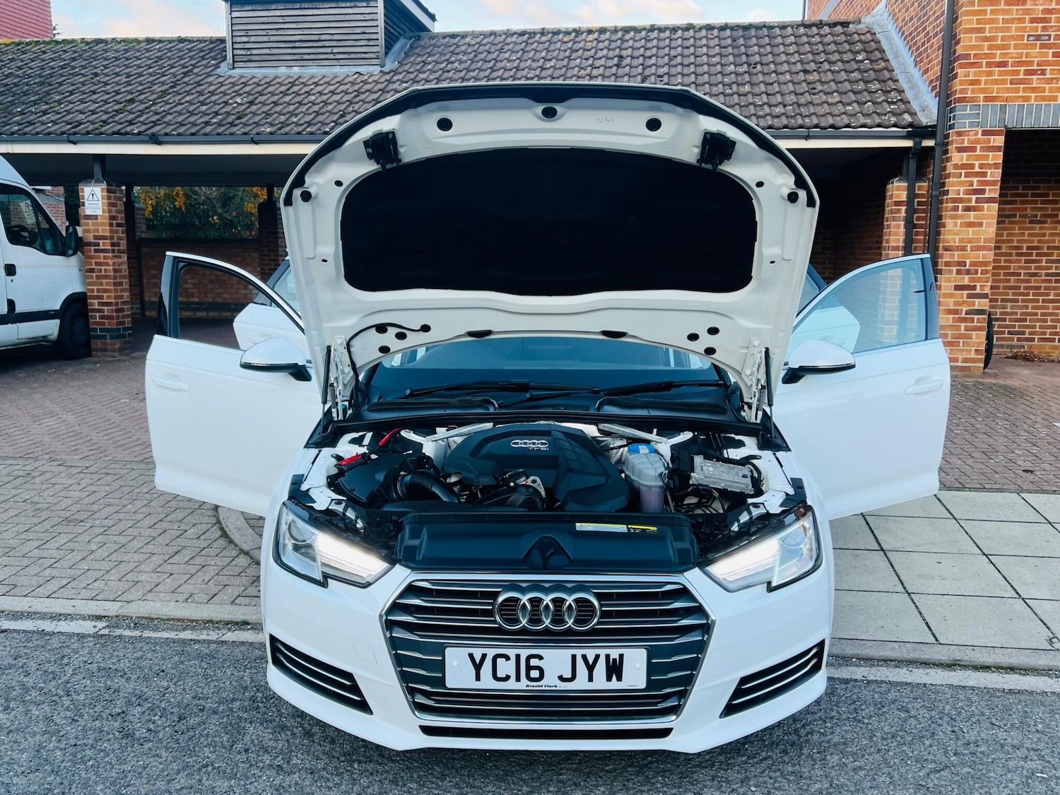 Used Audi A4 2016 for sale - 76990960: Photo 4