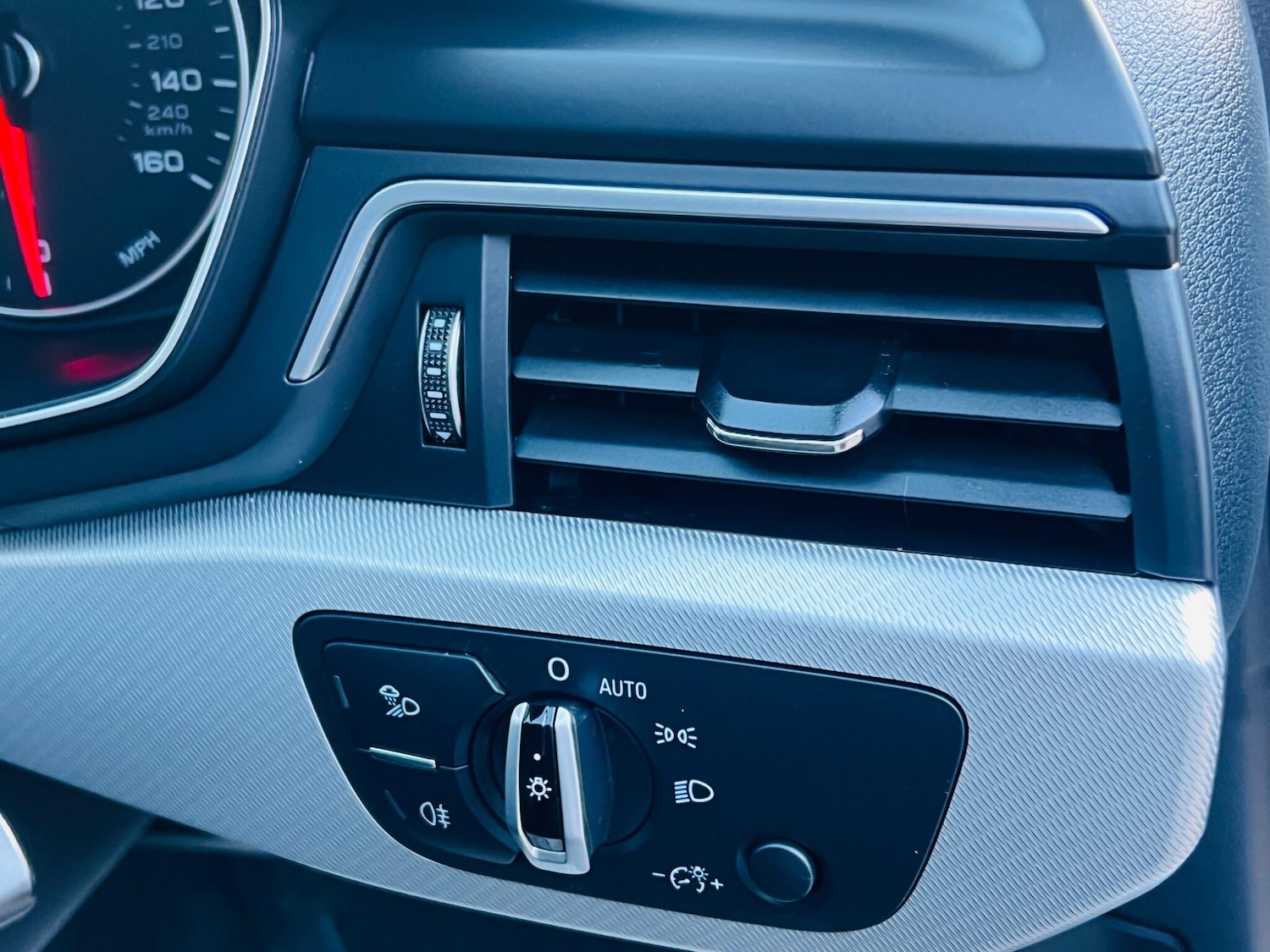 Used Audi A4 2016 for sale - 76990960: Photo 48