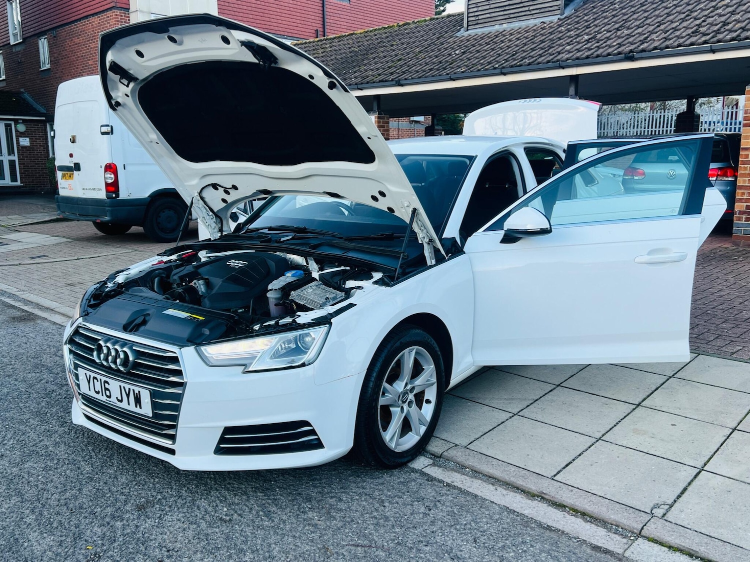 Used Audi A4 2016 for sale - 76990960: Photo 5