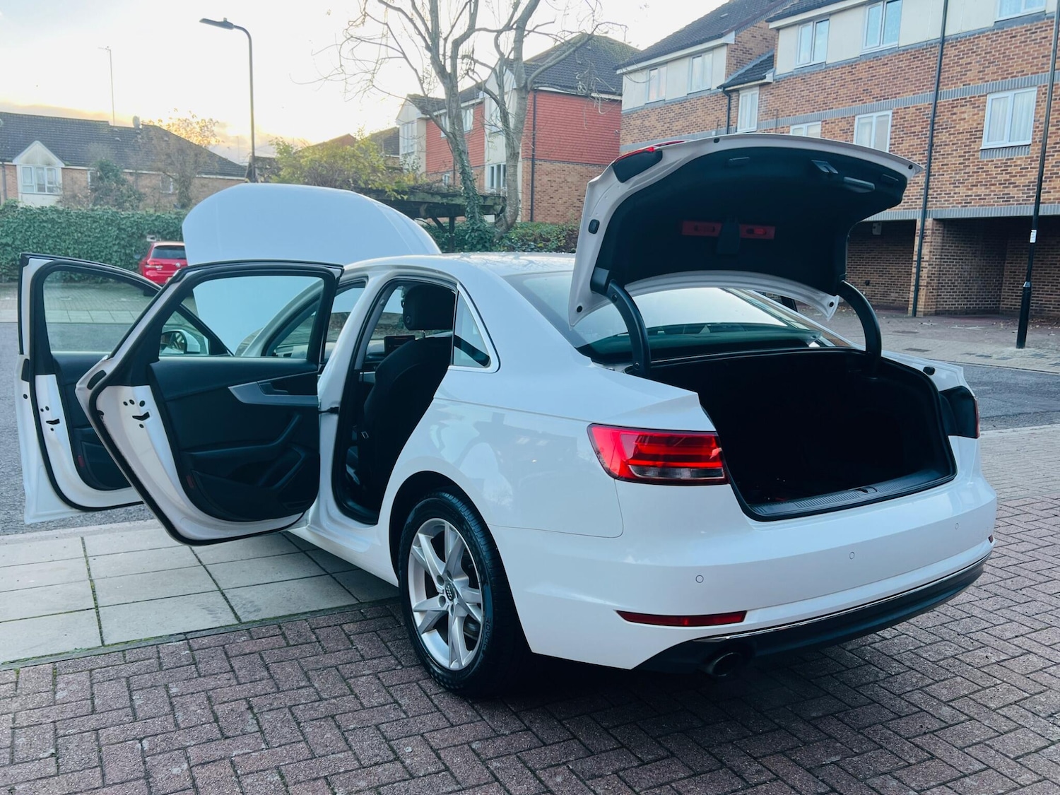 Used Audi A4 2016 for sale - 76990960: Photo 6