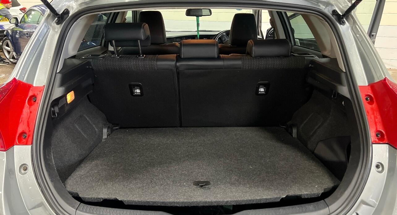 Used Toyota Auris 2014 for sale - 76701717: Photo 11