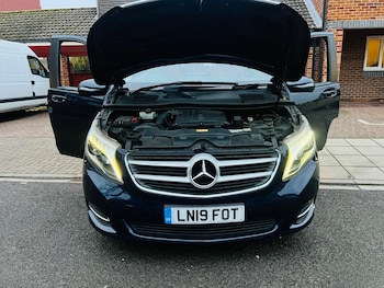 Used Mercedes-Benz V-Class 2019 for sale - 76715046: Photo