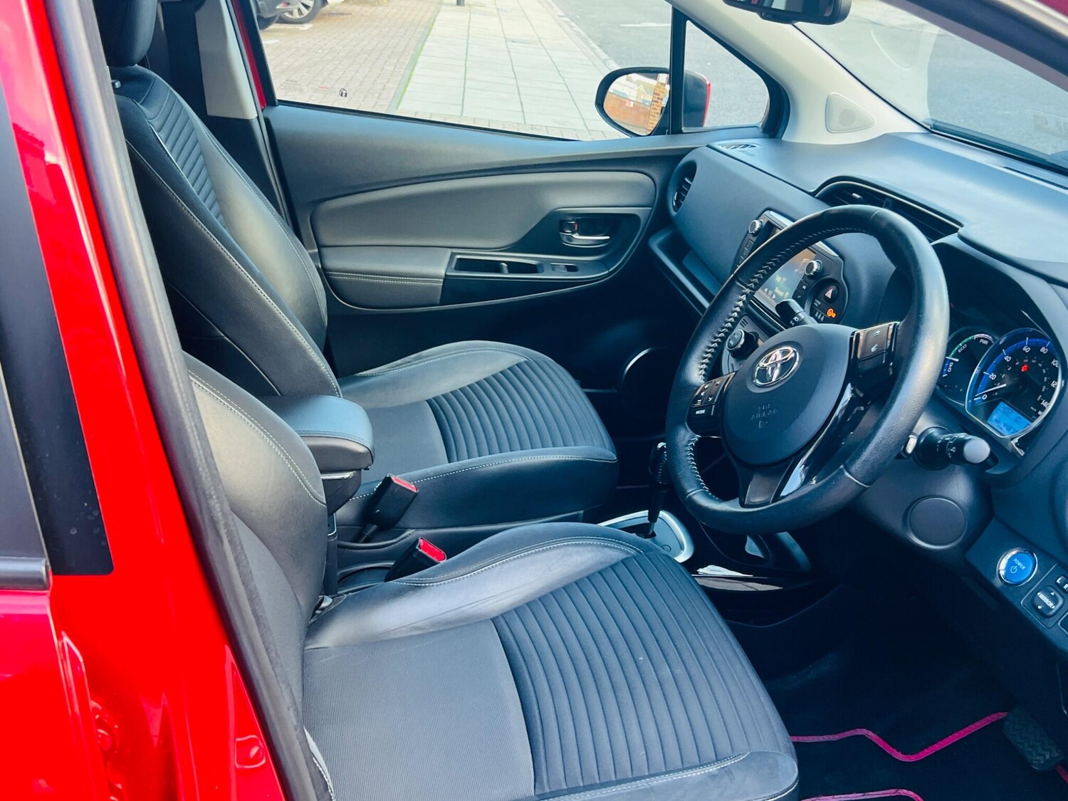 Used Toyota Yaris 2016 for sale - 76486861: Photo 27