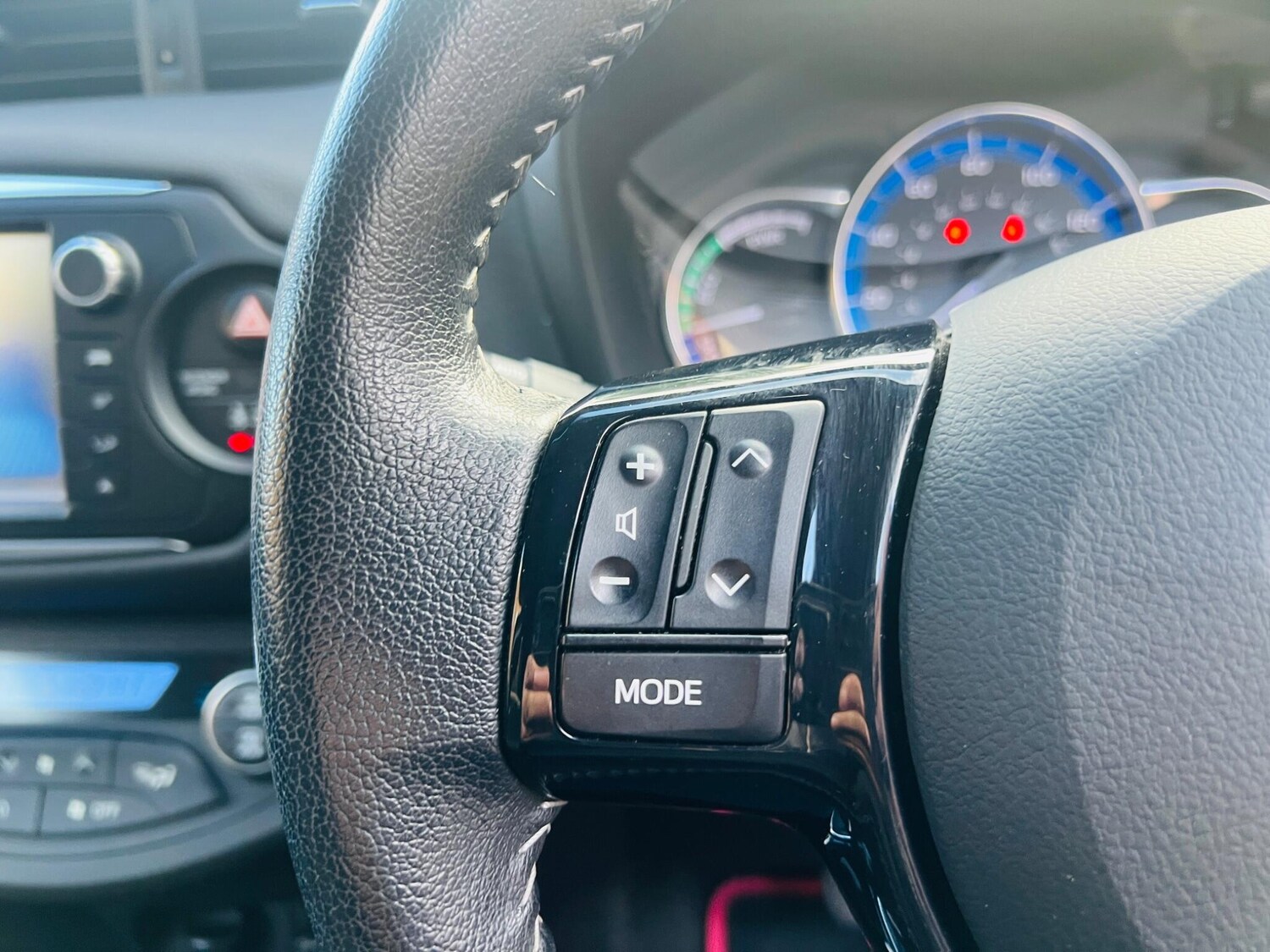 Used Toyota Yaris 2016 for sale - 76486861: Photo 32