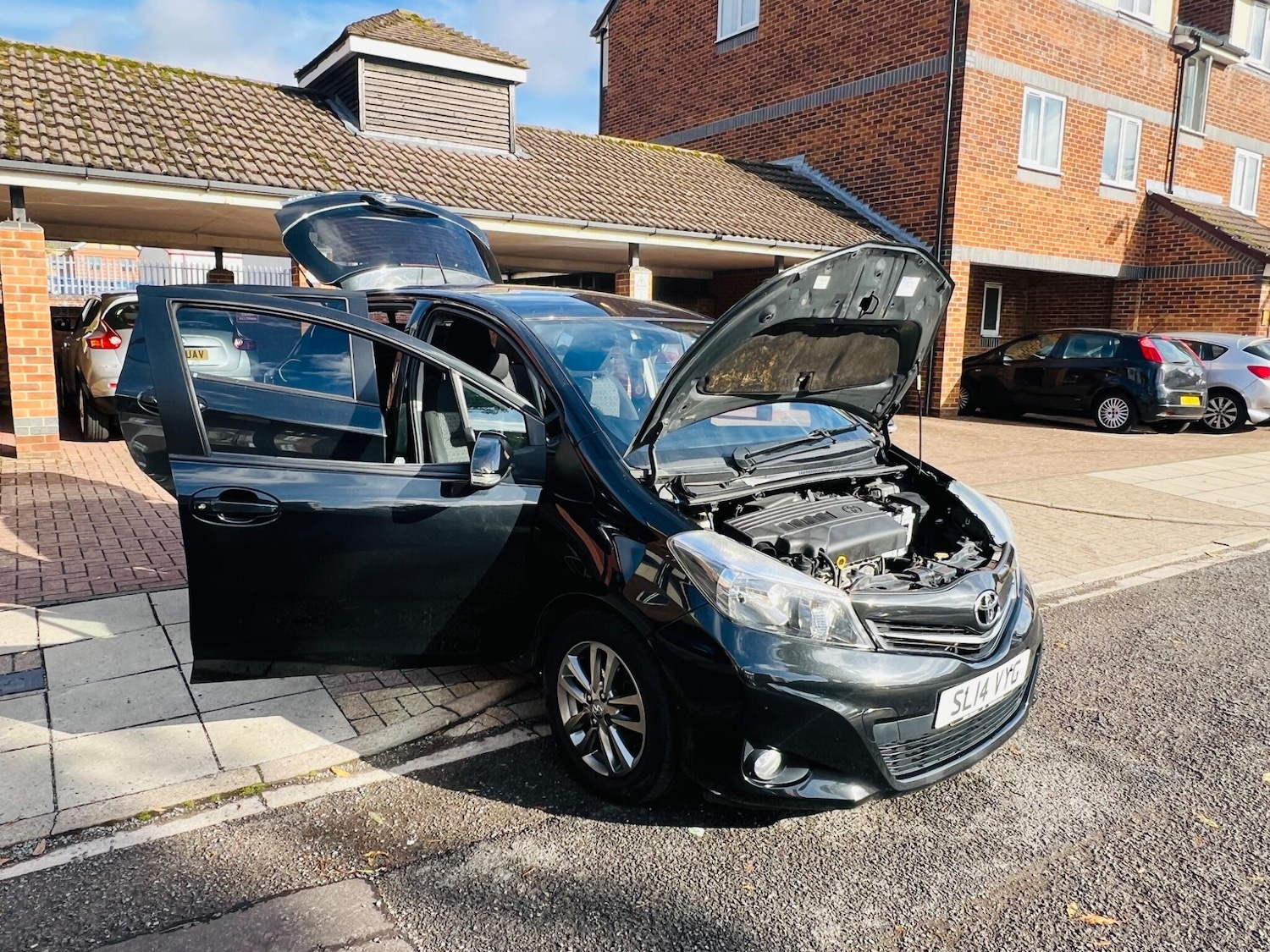 Used Toyota Yaris 2014 for sale - 76486813: Photo 3