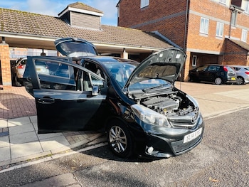 Used Toyota Yaris 2014 for sale - 76486813: Photo