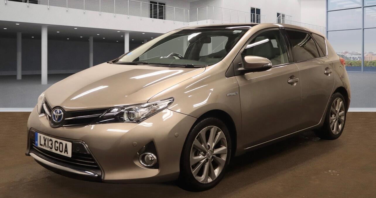 Used Toyota Auris 2013 for sale - 76701719: Photo 2
