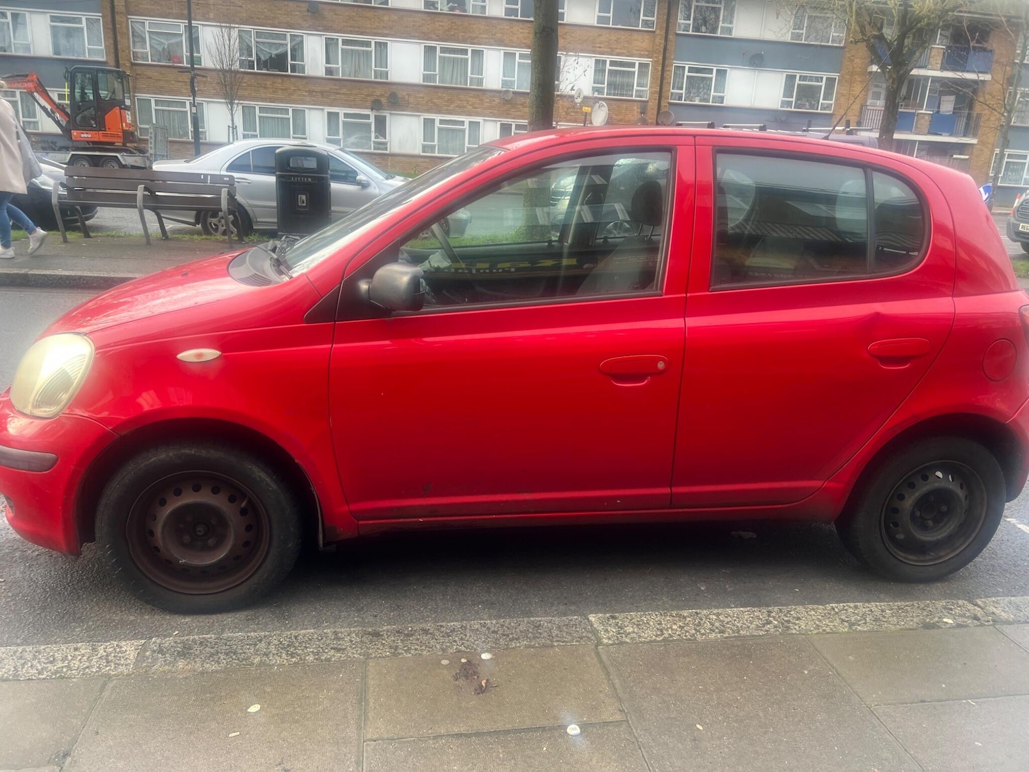 Used Toyota Yaris 2004 for sale - 76925928: Photo 2