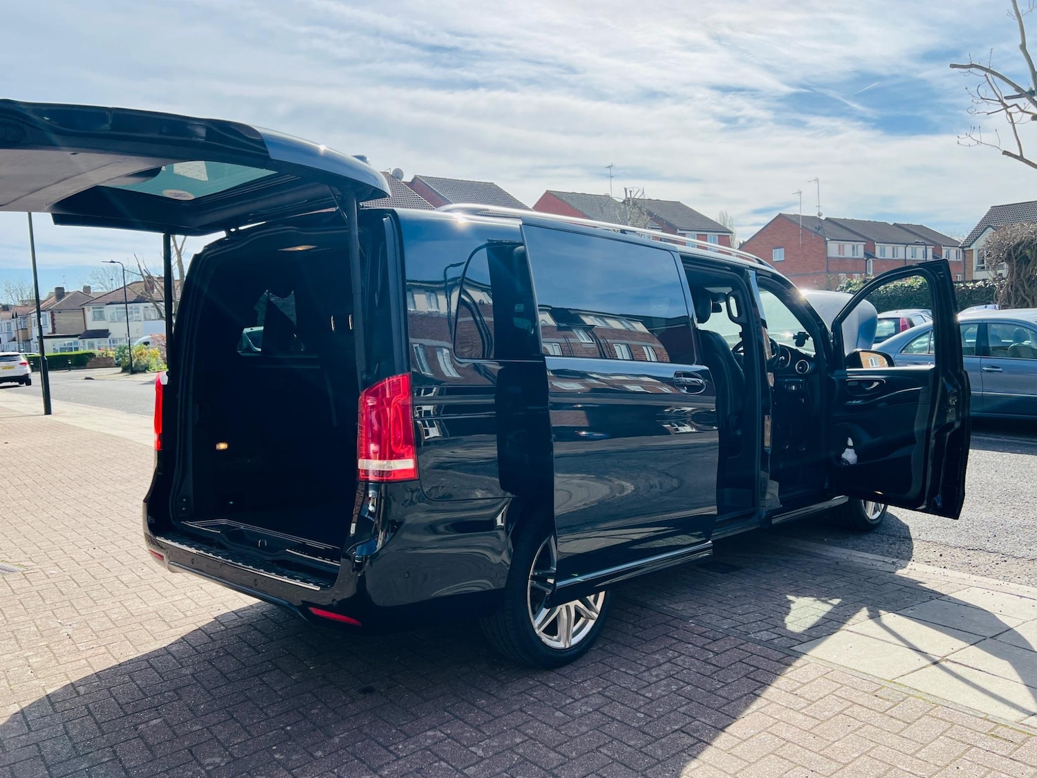 Used Mercedes-Benz V-Class 2017 for sale - 76562524: Photo 21