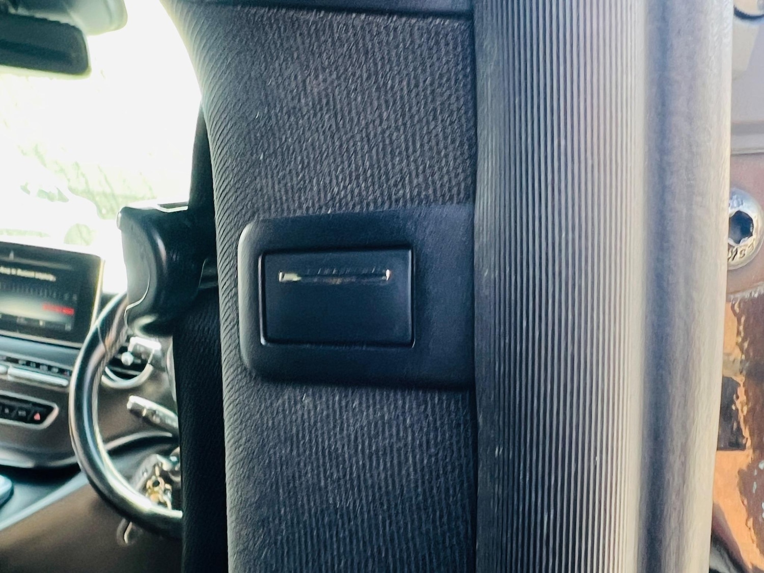 Used Mercedes-Benz V-Class 2017 for sale - 76562524: Photo 31