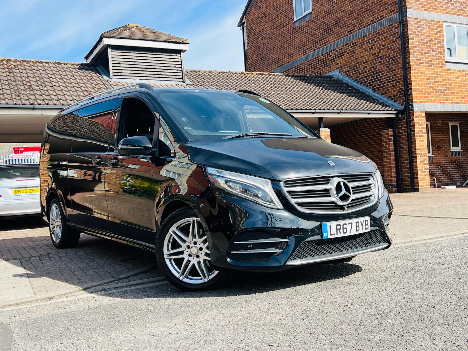 Used Mercedes-Benz V-Class 2017 for sale - 76562524: Photo 7