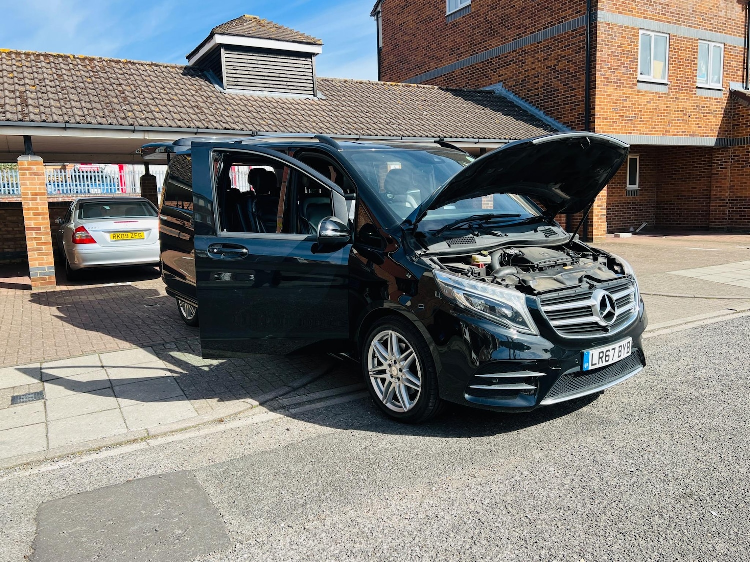 Used Mercedes-Benz V-Class 2017 for sale - 76562524: Photo 9