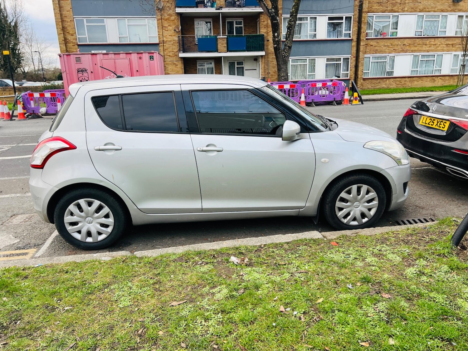 Used Suzuki Swift 2011 for sale - 77057597: Photo 3